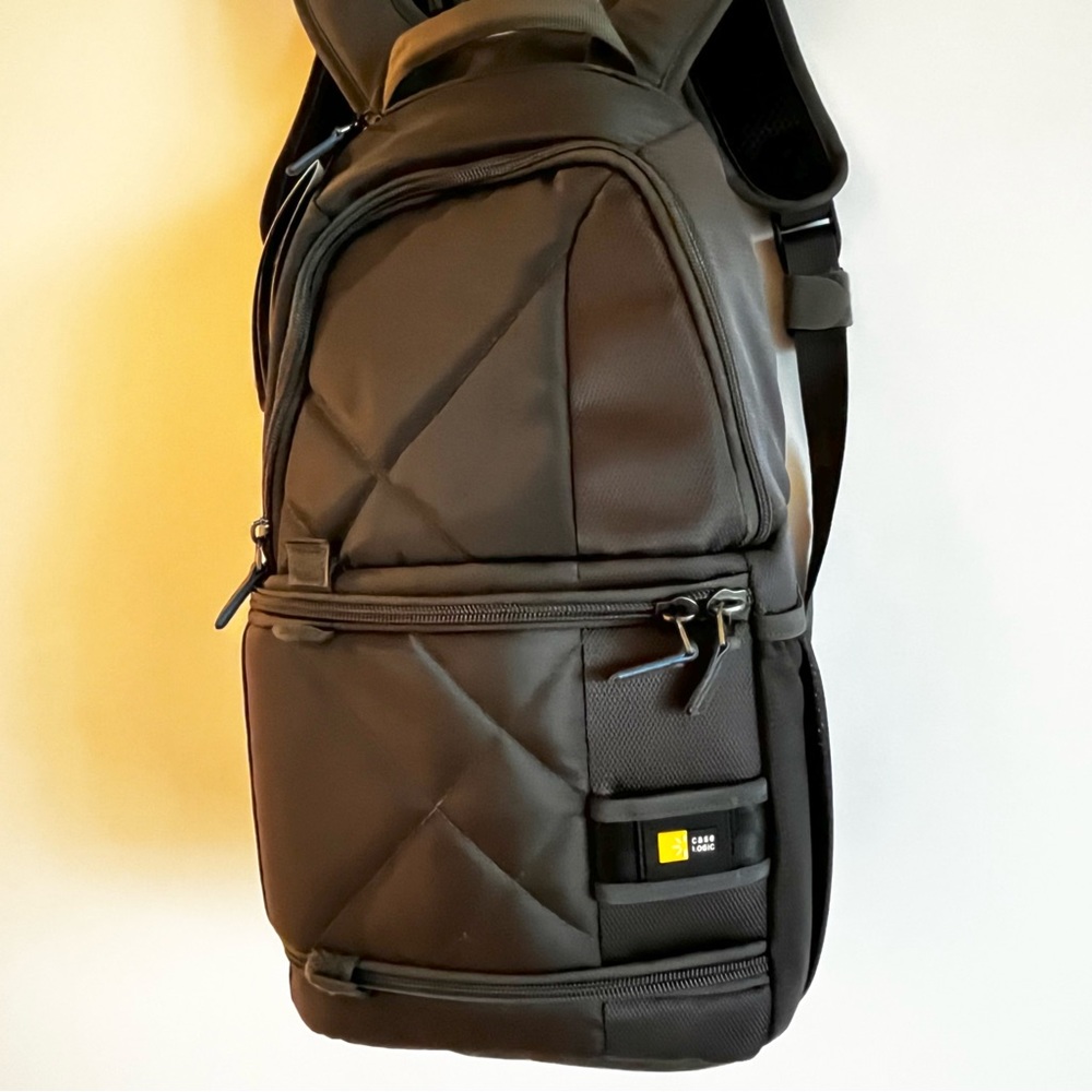 **NEW** CASE LOGIC IPAD + DSLR CAMERA PADDED BACKPACK